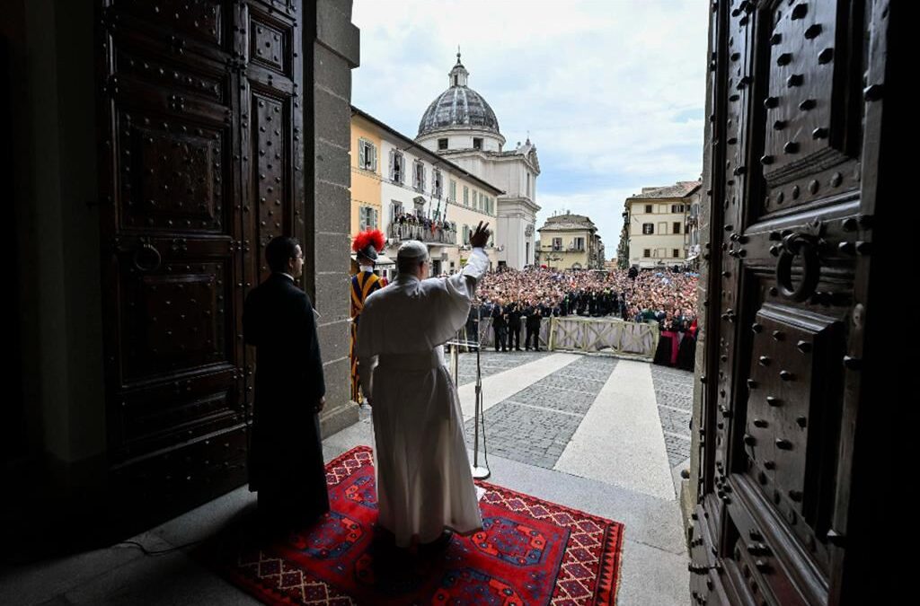 Castel Gandolfo. Il Papa: tanti i popoli spogliati e derubati da guerra e povertà